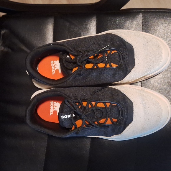 Sorel shoes - Picture 3 of 4